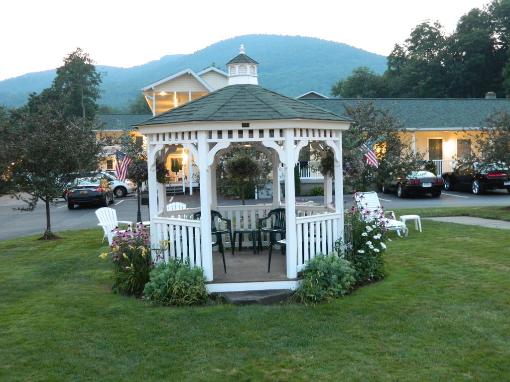 The Heritage Of Lake George Exterior photo